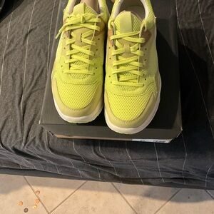UGG Men's Sneakers in Neon Yellow and Cream